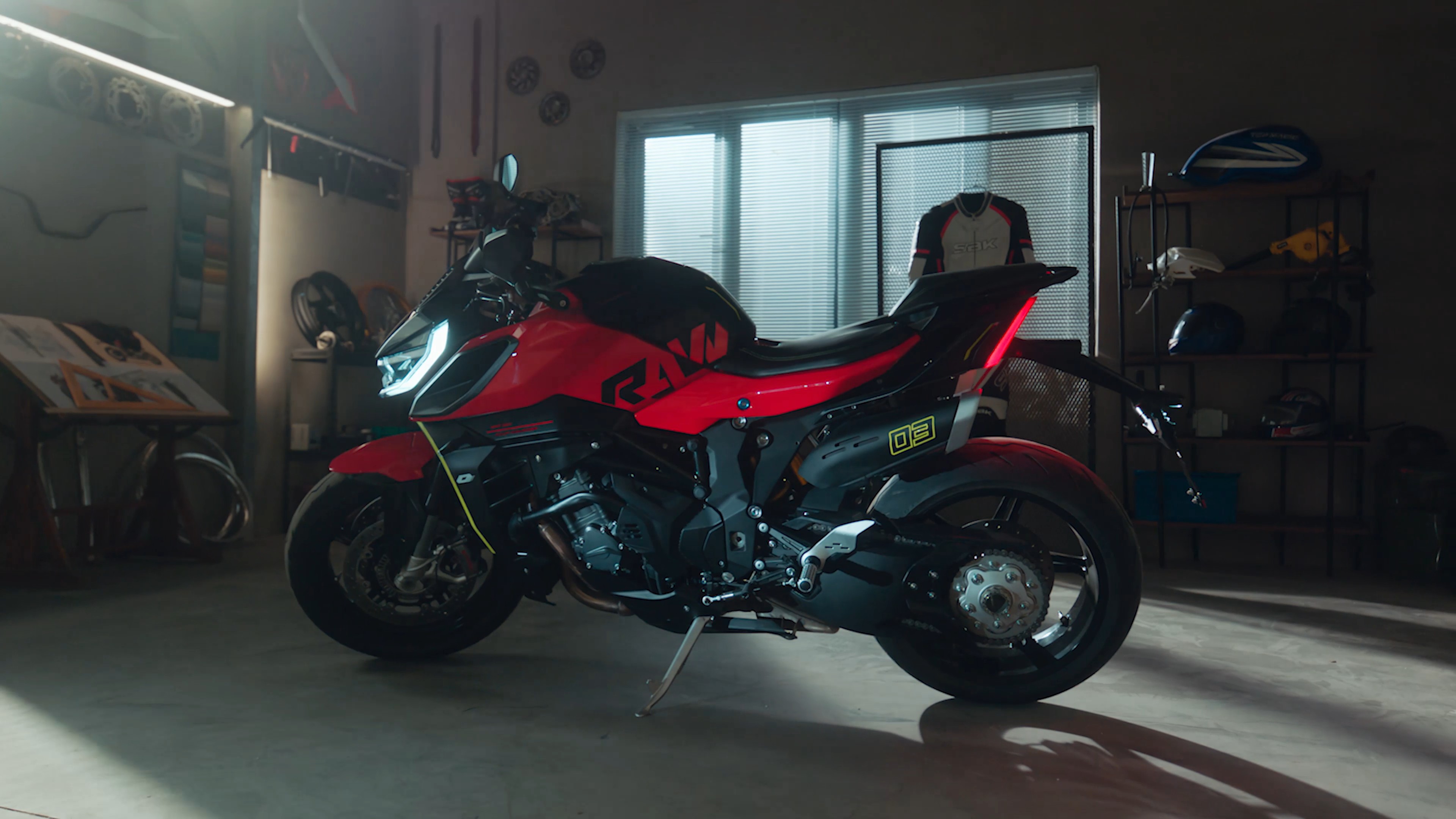 Moto QJ 1
